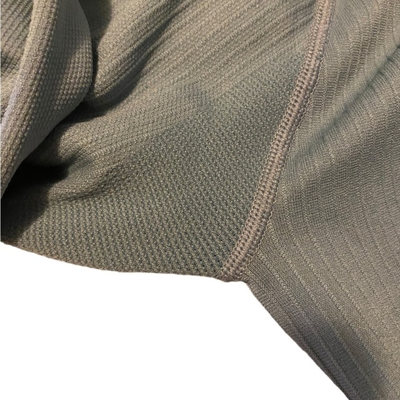 VINTAGE Patagonia quarter zip size equal to a medium tag is missing - Picture 6 of 7